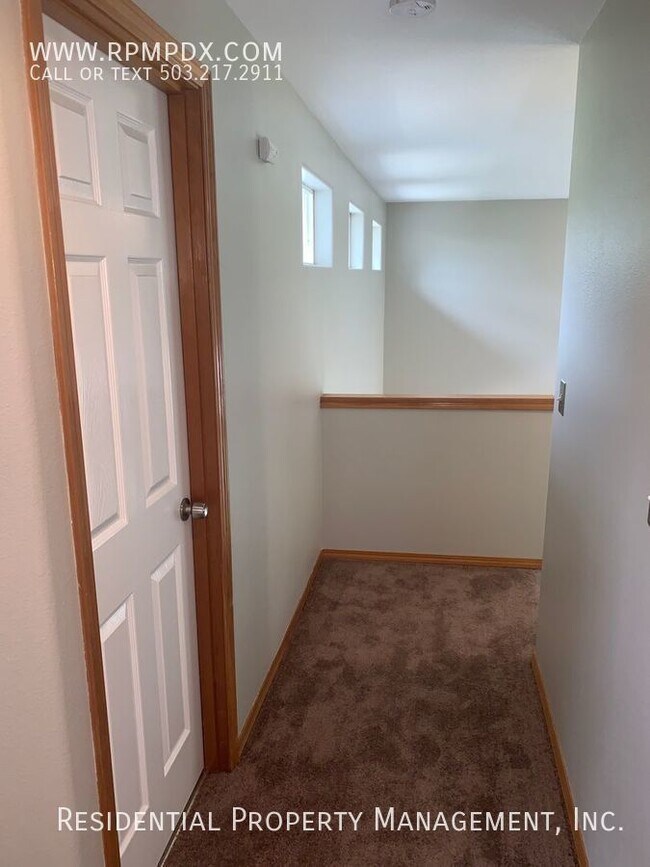 Building Photo - Refreshed Rental Rate - Coveted Sherwood H...