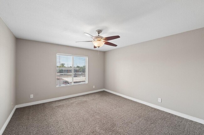 Building Photo - 540 N May