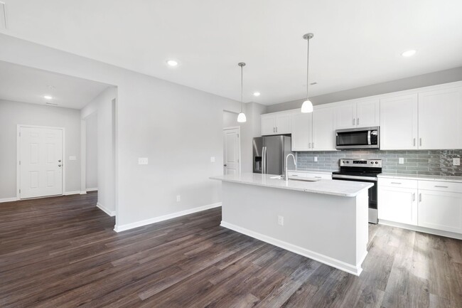 Building Photo - Brand New 4 Bedroom Smithfield Home Close ...