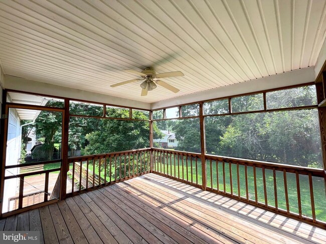 Building Photo - 40865 Spring House Ln