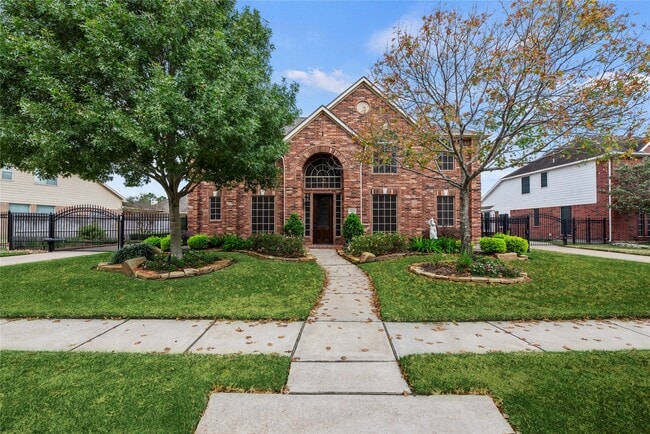 Building Photo - 15718 Sweetrose Pl