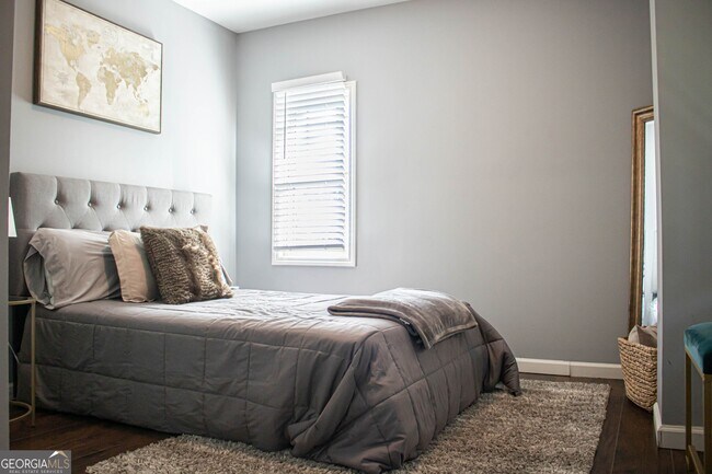 Building Photo - 444 Sunset Ave NW