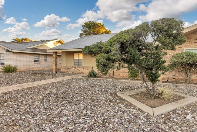 Building Photo - 3712 Monclair Ave