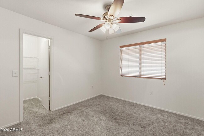 Building Photo - 457 S Meadows Dr