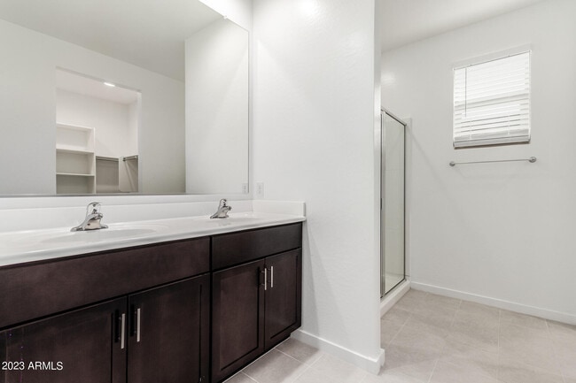 Building Photo - 18012 W Pierson St