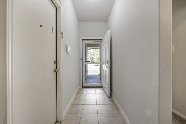Building Photo - Charming 3-Bedroom with 2 Baths Cottonwood...