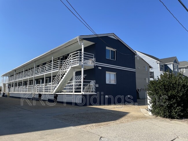 Building Photo - 611 W Ocean View Ave