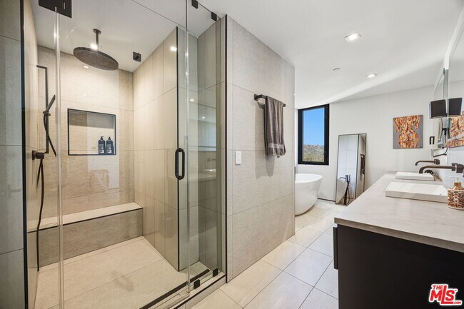 Building Photo - 10350 Wilshire Blvd