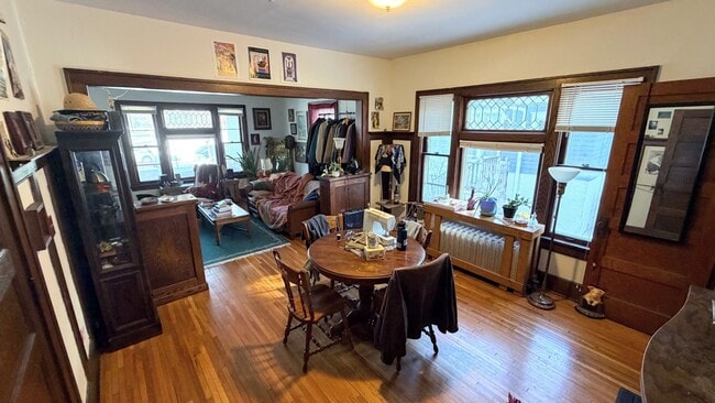 Building Photo - 2 Bedroom Apartment in Prospect Park