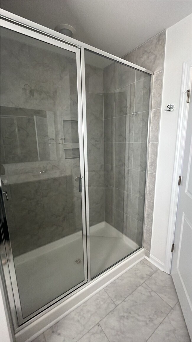 Building Photo - 761 Kitfox Dr NW