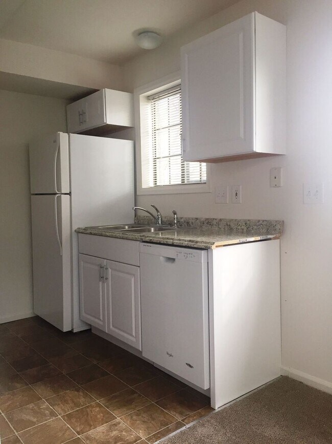 Building Photo - 2-Bedroom Condo in Northeast Boulder's Kin...