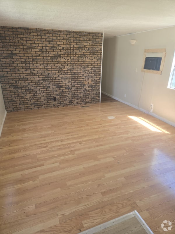 Building Photo - 114 Hemlock Dr