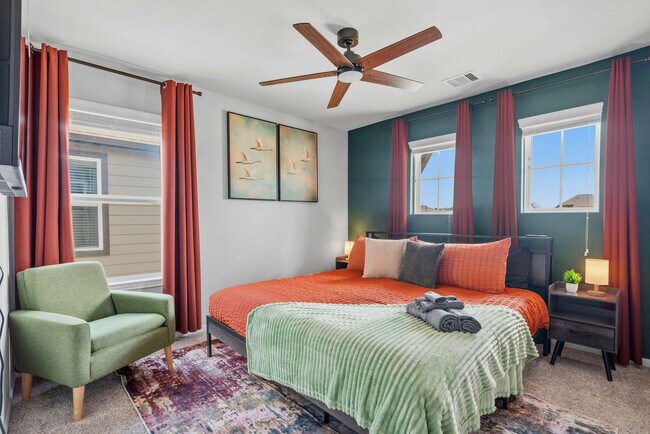 Building Photo - 5462 Grand View Dr
