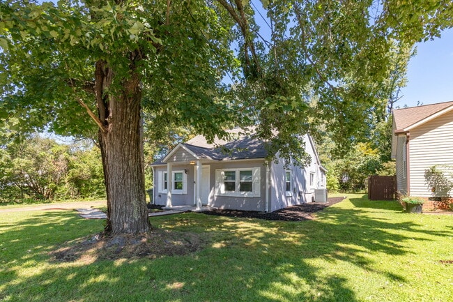Building Photo - 2510 Harley Dr