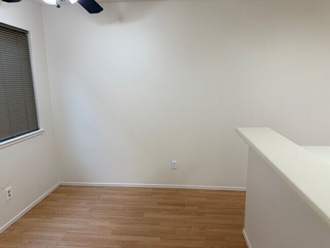 Building Photo - Gorgeous South Natomas Condo