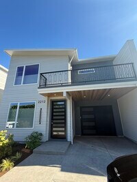 Building Photo - 2212 Emerson Dr