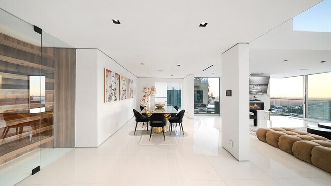 Building Photo - 1623 Viewmont Dr