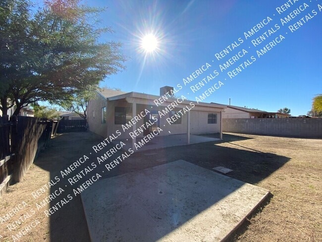 Building Photo - 1742 W Chardonnay Dr