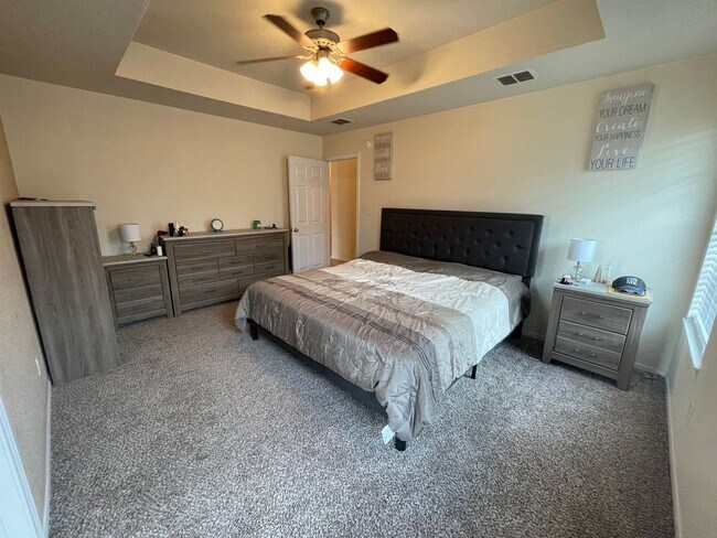 Building Photo - 4204 Tropicana Dr