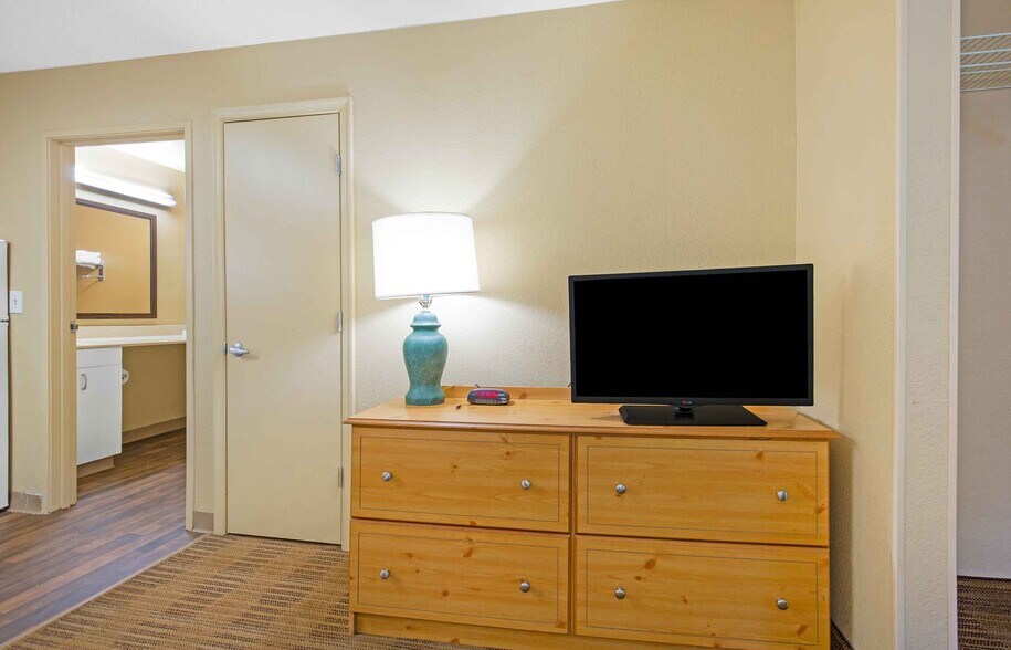 Building Photo - Furnished Studio-Washington, D.C. - Sterling - Dulles