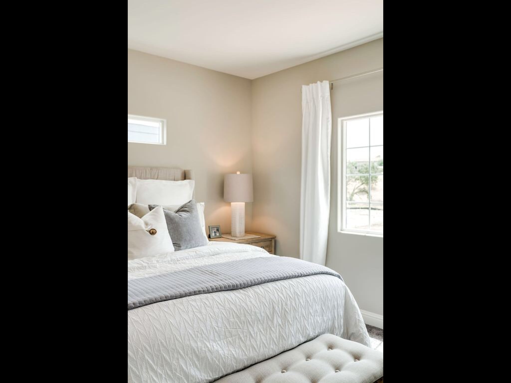 Building Photo - 271 Via Las Casitas