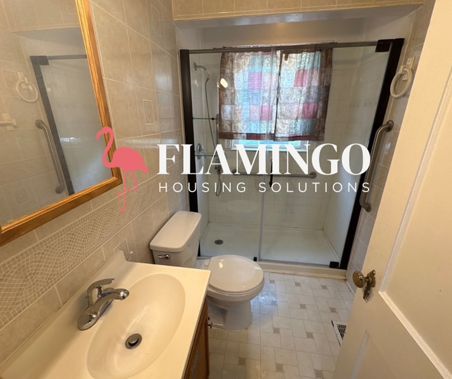 Building Photo - Charming 2-Bedroom Home with Central Air & Washer/Dryer Hookups