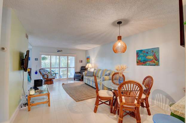 Building Photo - 207 Tropic Isle Dr