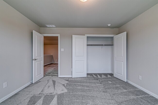 Building Photo - 337 Edmund Ln