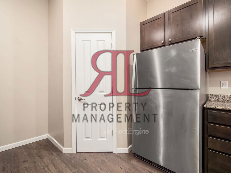 Building Photo - 719 Wintergreen Wy