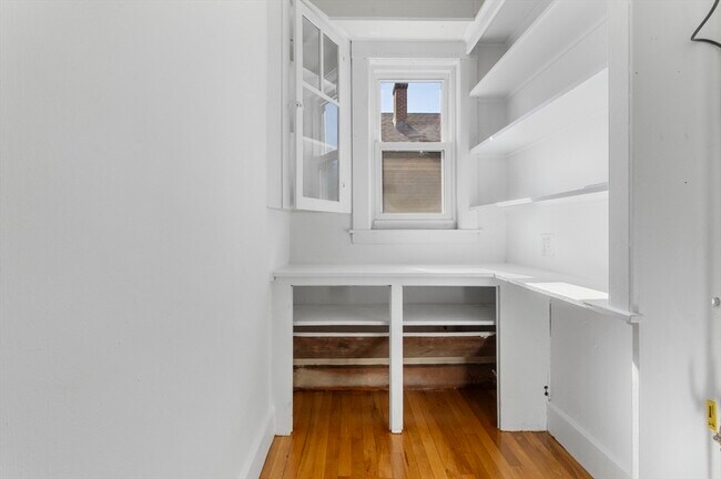 Building Photo - 36 Turner St