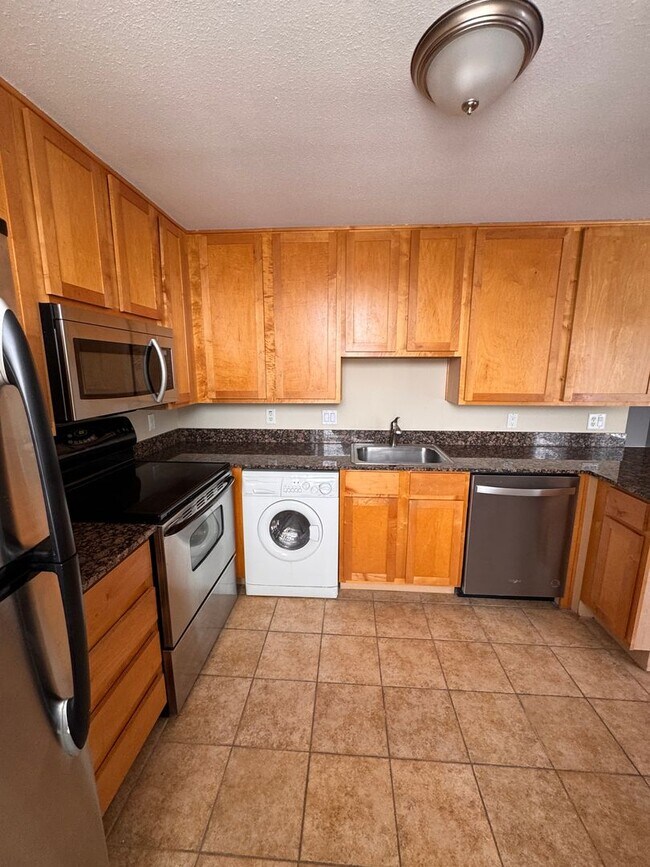 Building Photo - 5630 Pershing Ave
