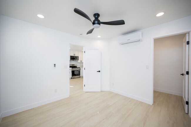 Building Photo - Brand New Build 1 Bed 1 Bath Apartment