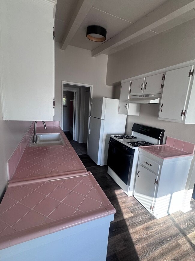 Building Photo - 671-677 Illinois Avenue