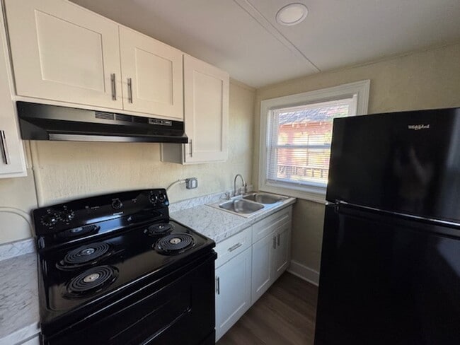 Building Photo - Newly Renovated 1 Bedroom 1 Bath in Wilson