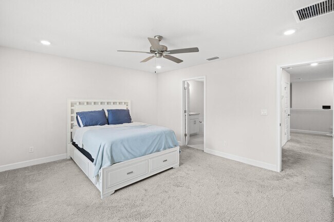 Building Photo - 692 NE Turtleback Trail