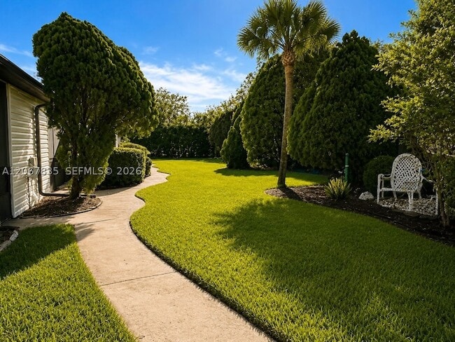 Building Photo - 4633 Vilabella Dr