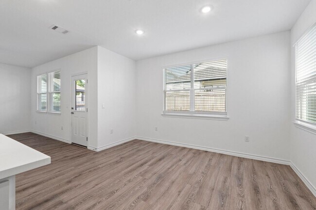 Building Photo - 5304 Jason Dr