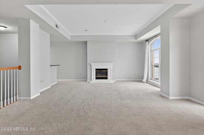 Building Photo - 400 E Bay St