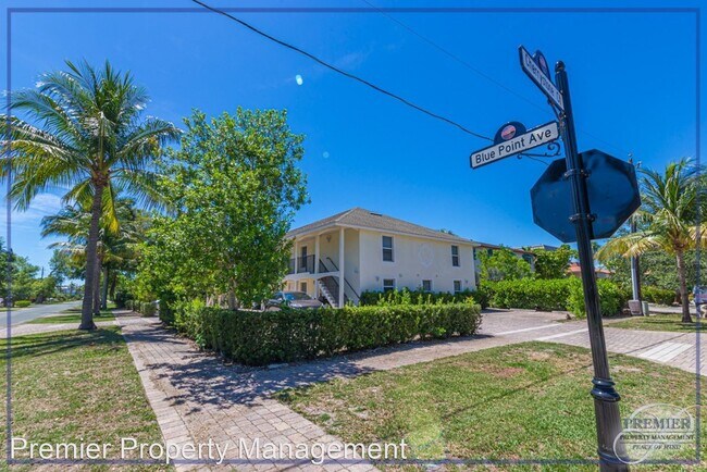 Building Photo - 1555 Blue Point Ave