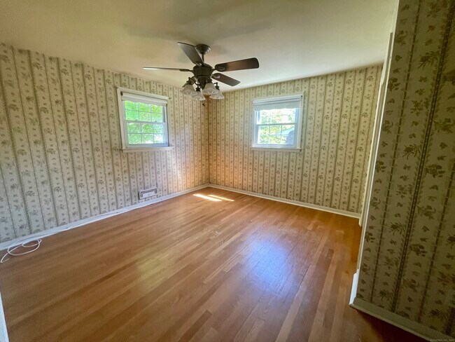Building Photo - 97 Pepperidge Cir