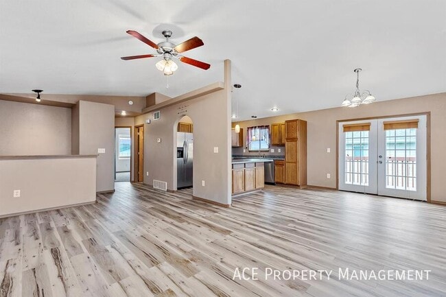 Building Photo - 109 McDowell Dr