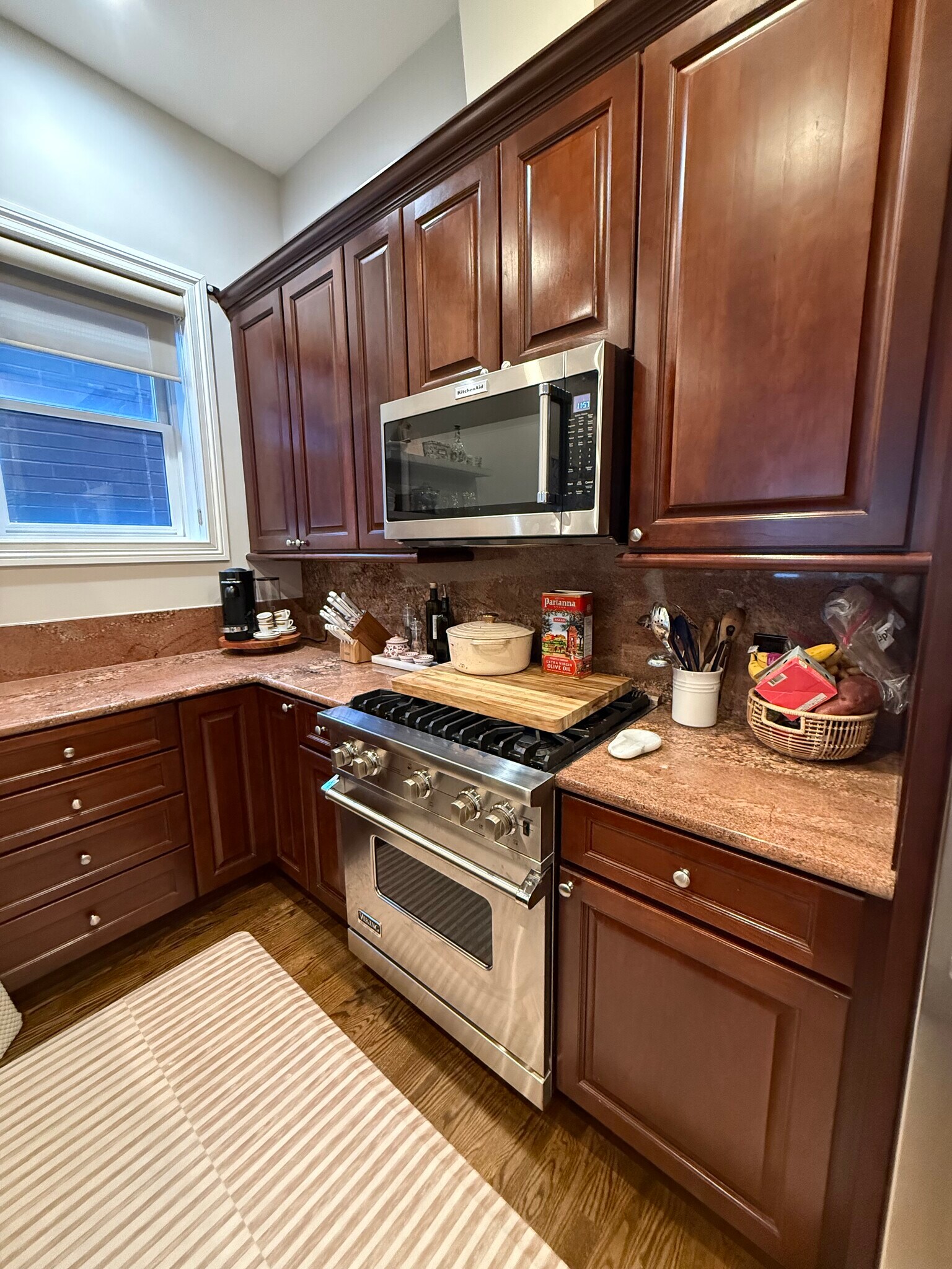 Kitchen - 1116 W Hubbard St