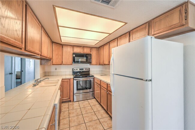 Building Photo - 5068 Jeffreys St