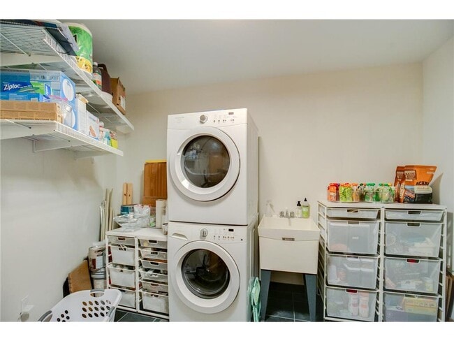 Building Photo - 408 N 1st St