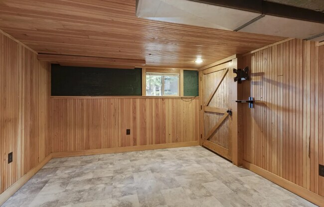 Building Photo - Rare Home Near OSU Campus!