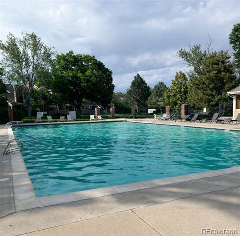 Building Photo - 9990 Grove St