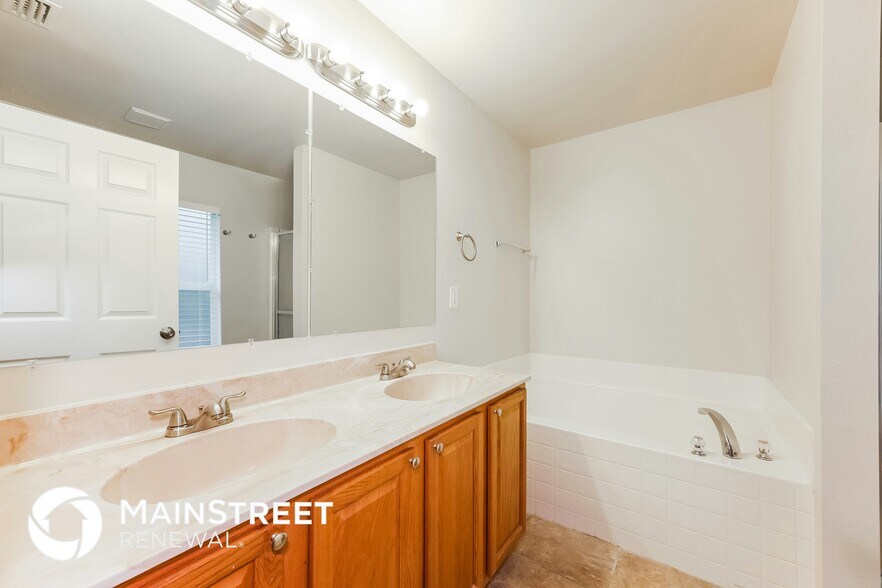 Building Photo - 3004 15th St W