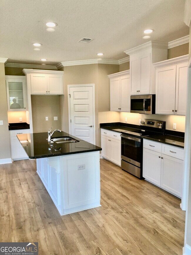 Building Photo - 321 The Villas Wy