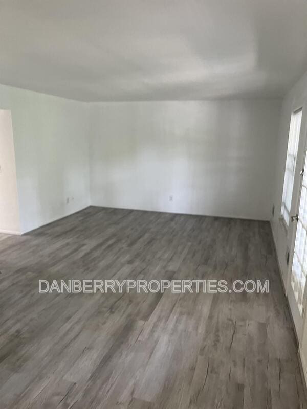 Building Photo - 3217 Glanzman Rd