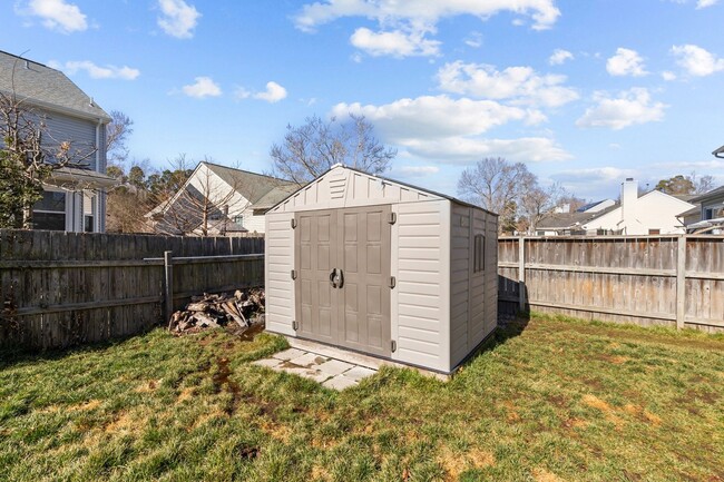 Building Photo - Spacious 4-Bed, 3-Bath Home in Virginia Be...